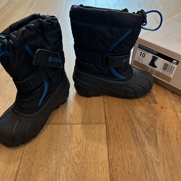 Sorel Children's Black and Bright Blue Flurry Boots - Picture 4 of 5